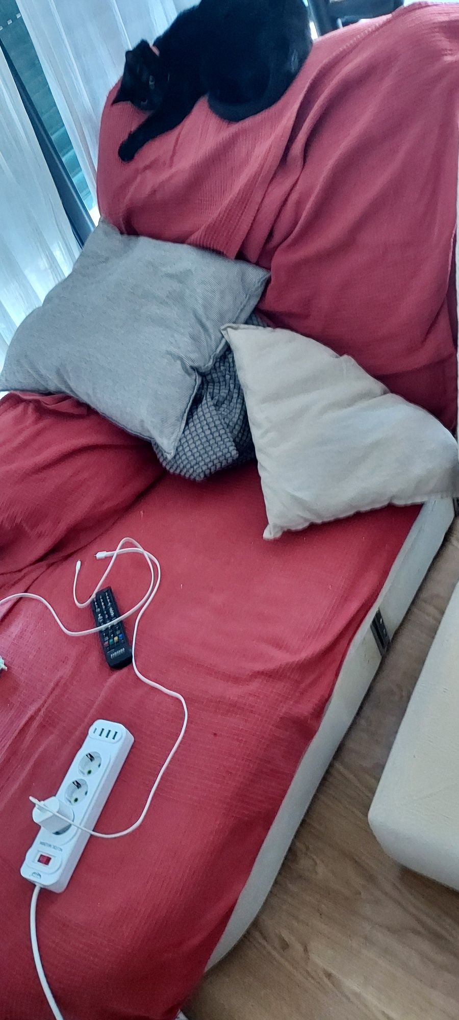 Sofá CERNE usado. Excelente qualidade de construção.  170 €