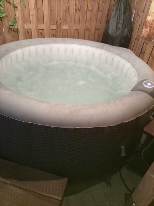 Jacuzzi bania sprzedam.