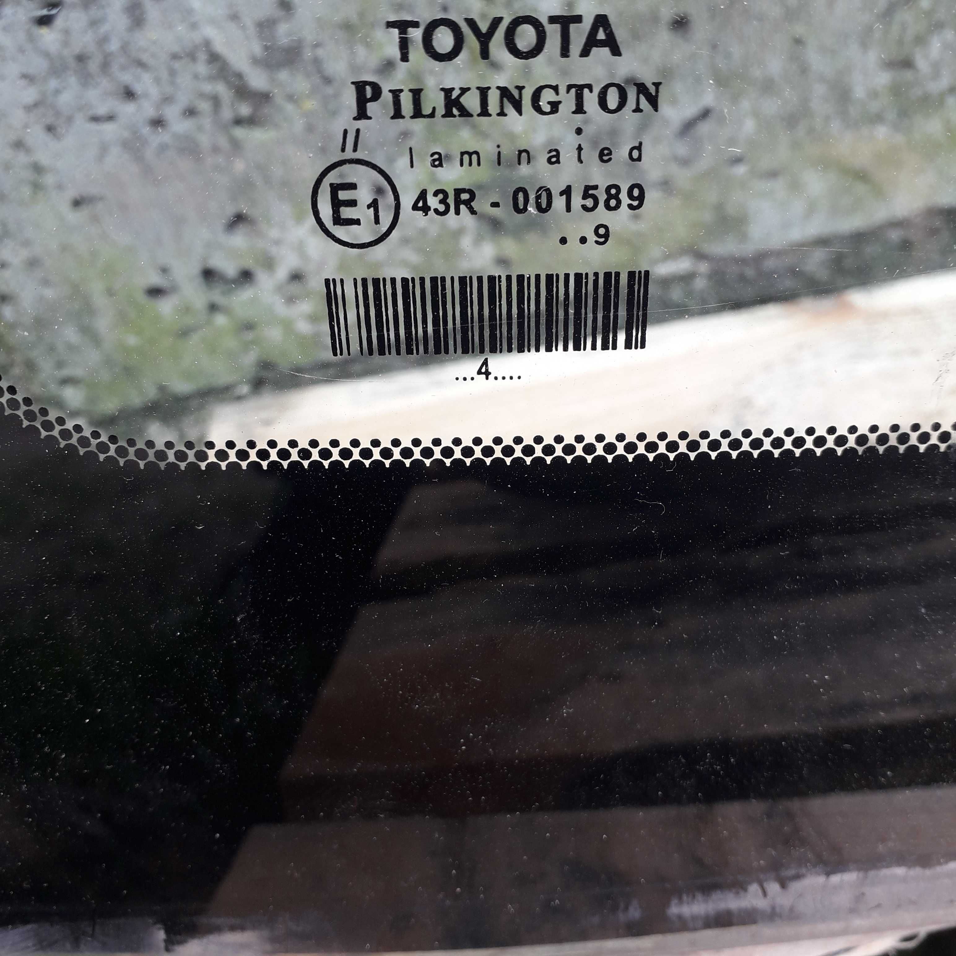 Szyba czolowa przod przednia Toyota Yaris III czujniki oryginal 11-20