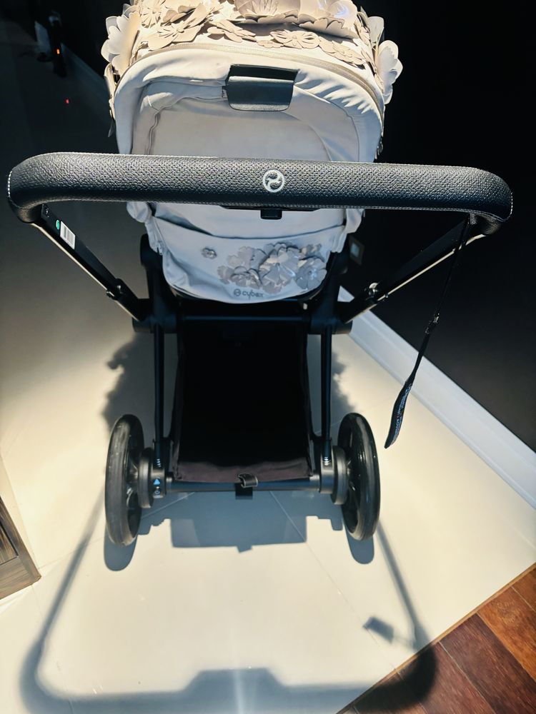 Wózek CYBEX E PRIAM 4.0  beżowe kwiat