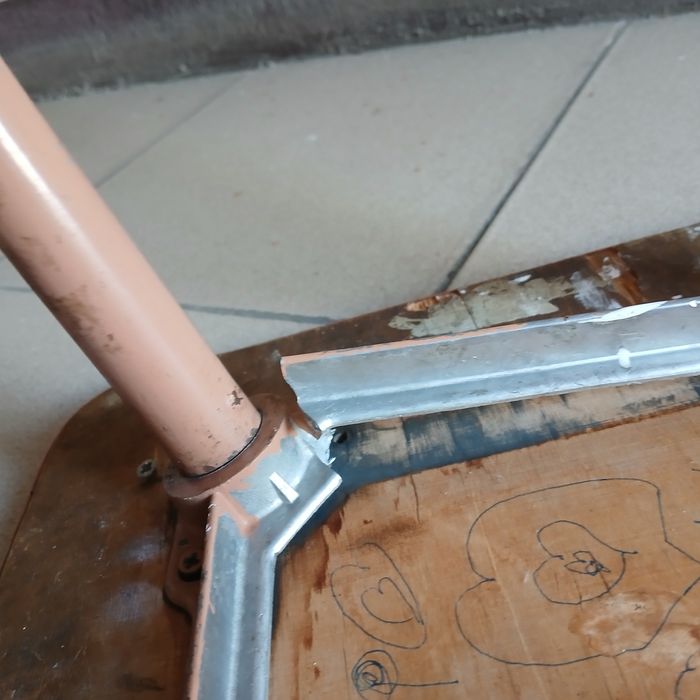 Табурет под ремонт. Стул стілець