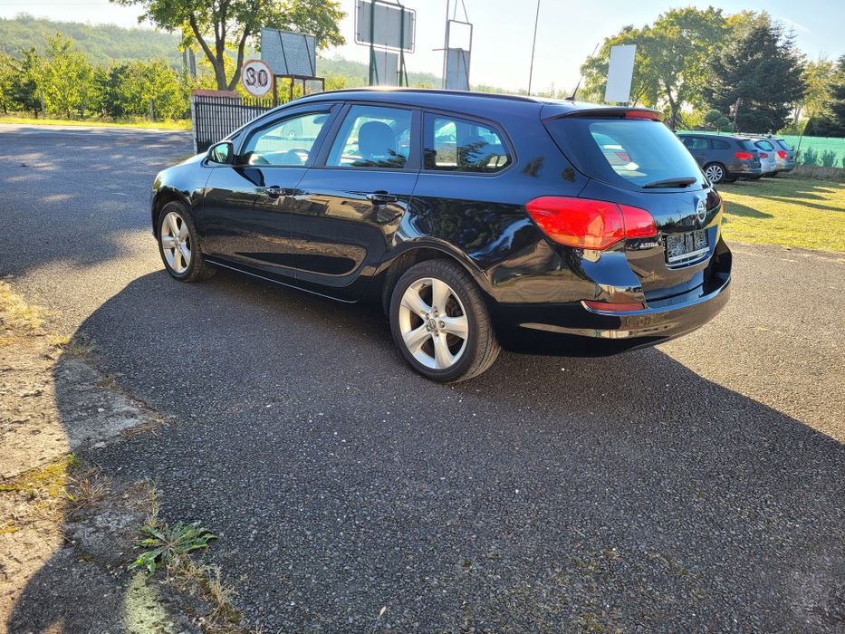 Opel Astra J  KOMBI LPG