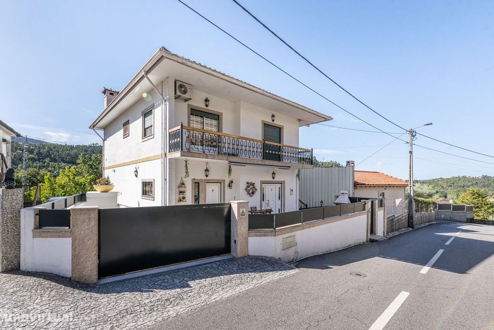 Moradia Isolada T5 Póvoa De Lanhoso Esperança E Braga