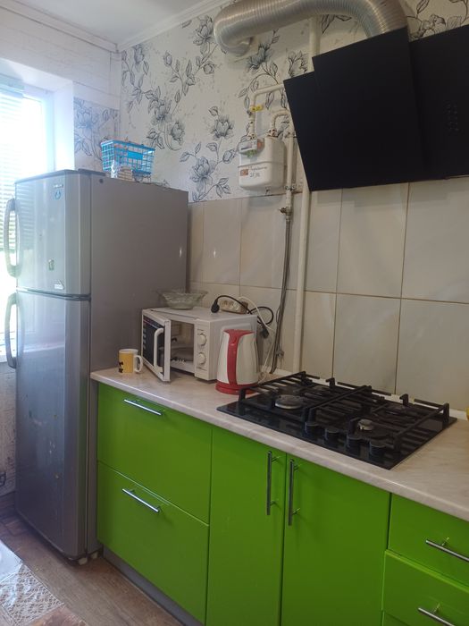 Продам 3х комн квартира у.В Великого Радиевского ост Космонавтов Сакс!