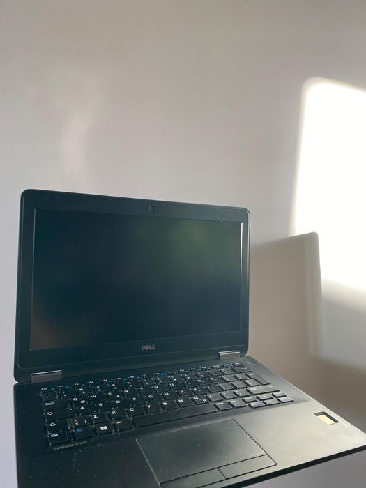 Laptop Dell Latitude E7270 8GB RAM Intel i5 6 gen