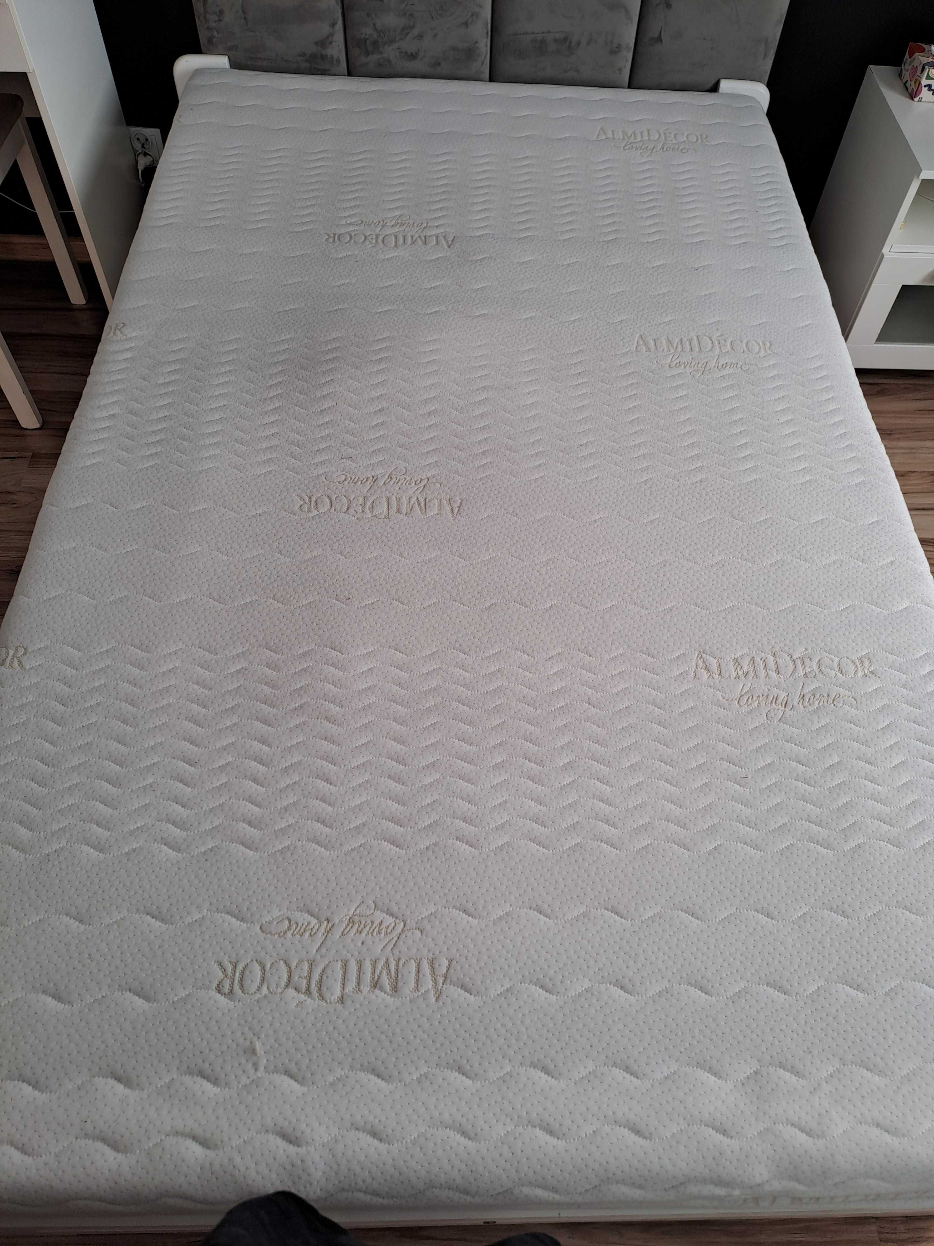 Łóżko 120x200 z materacem i szufladami