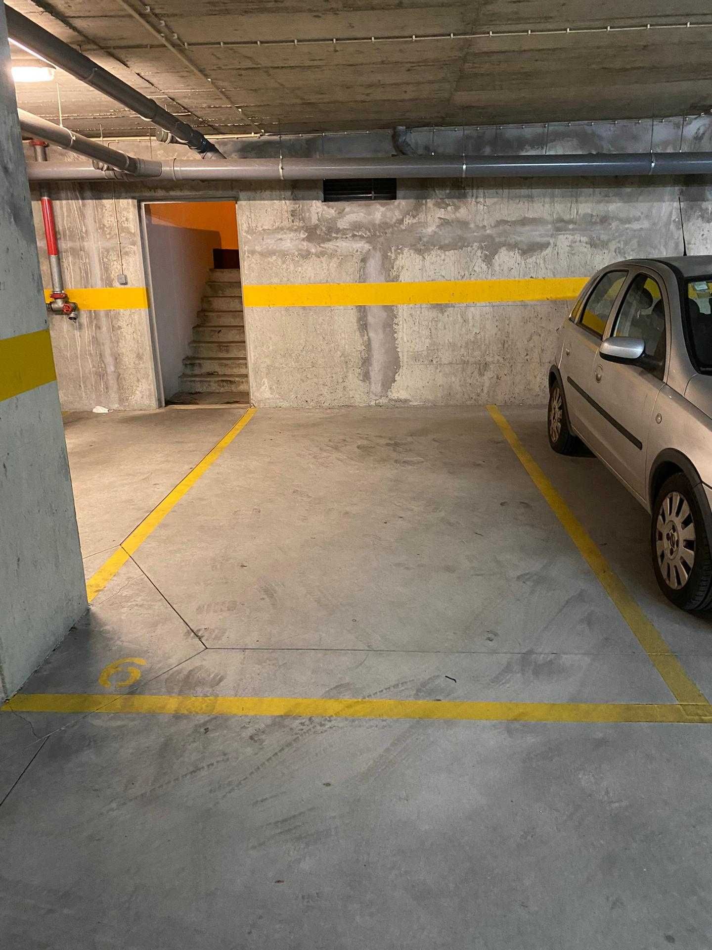 Vende-se Lugar de Garagem em Porto Salvo