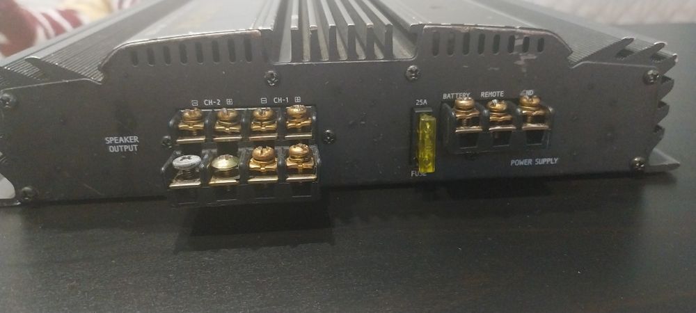 Amplificador auto Alpine V-Power