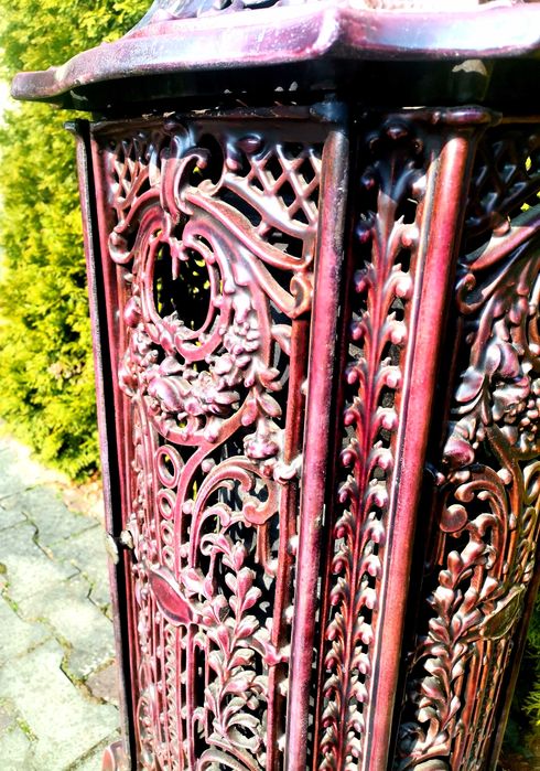 Kominek żeliwny z przełomu XIX i XX wieku - Bretania