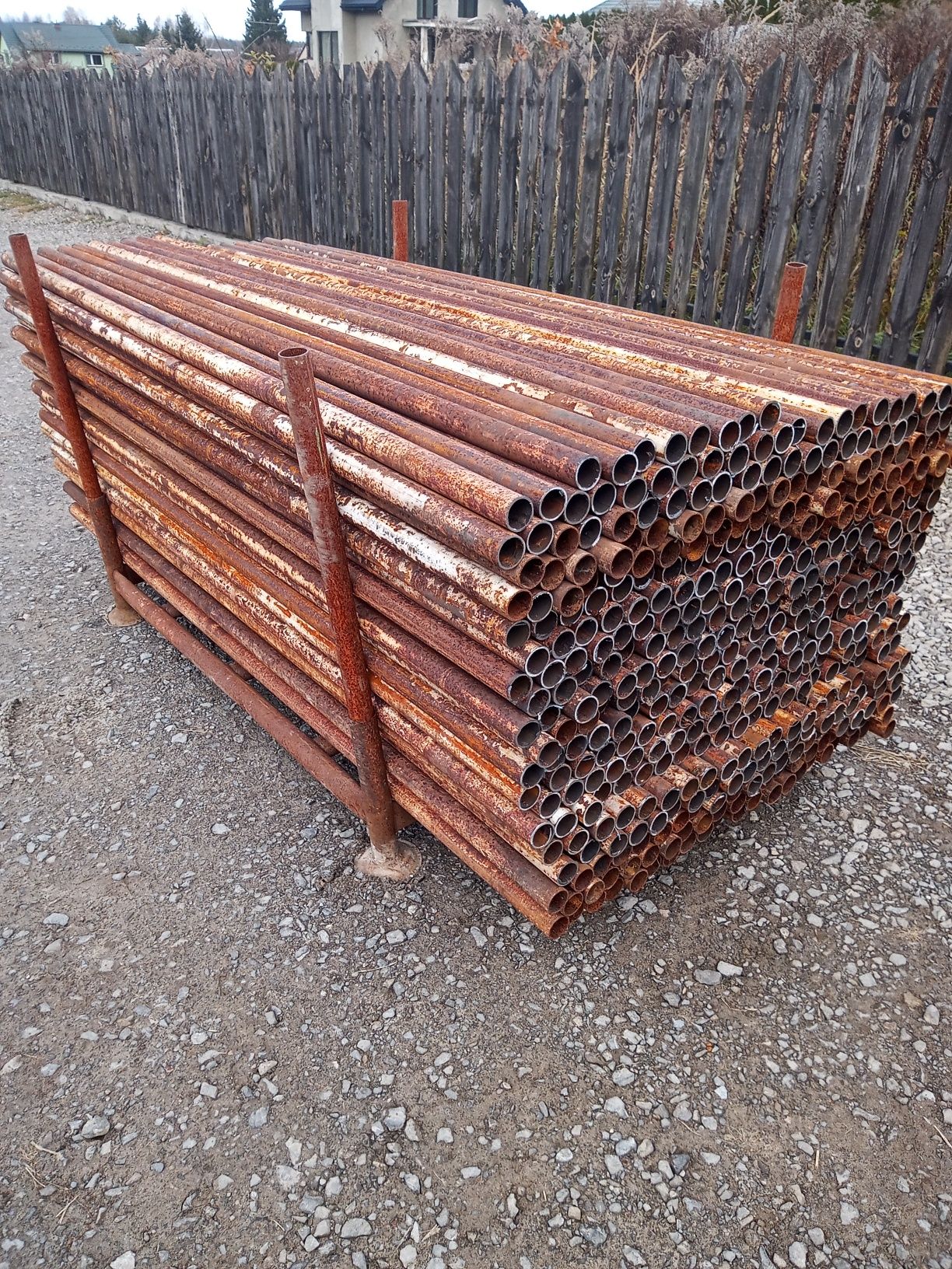 Słupki ogrodzeniowe 2.25m rura stalowa fi 45mm rury