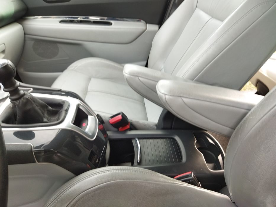 Продам авто Пежо 5008