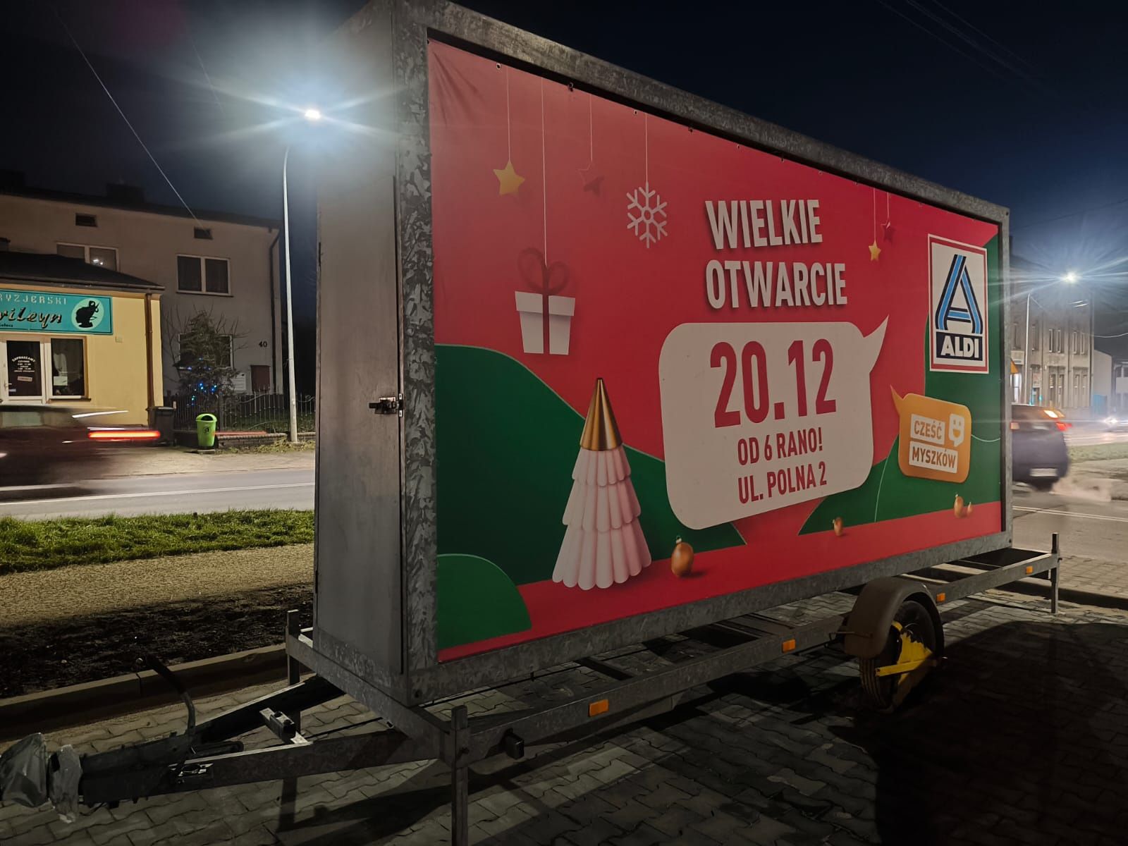 Przyczepa reklamowa Premium podświetlana z dzwiękiem. 1000zł/miesiąc.