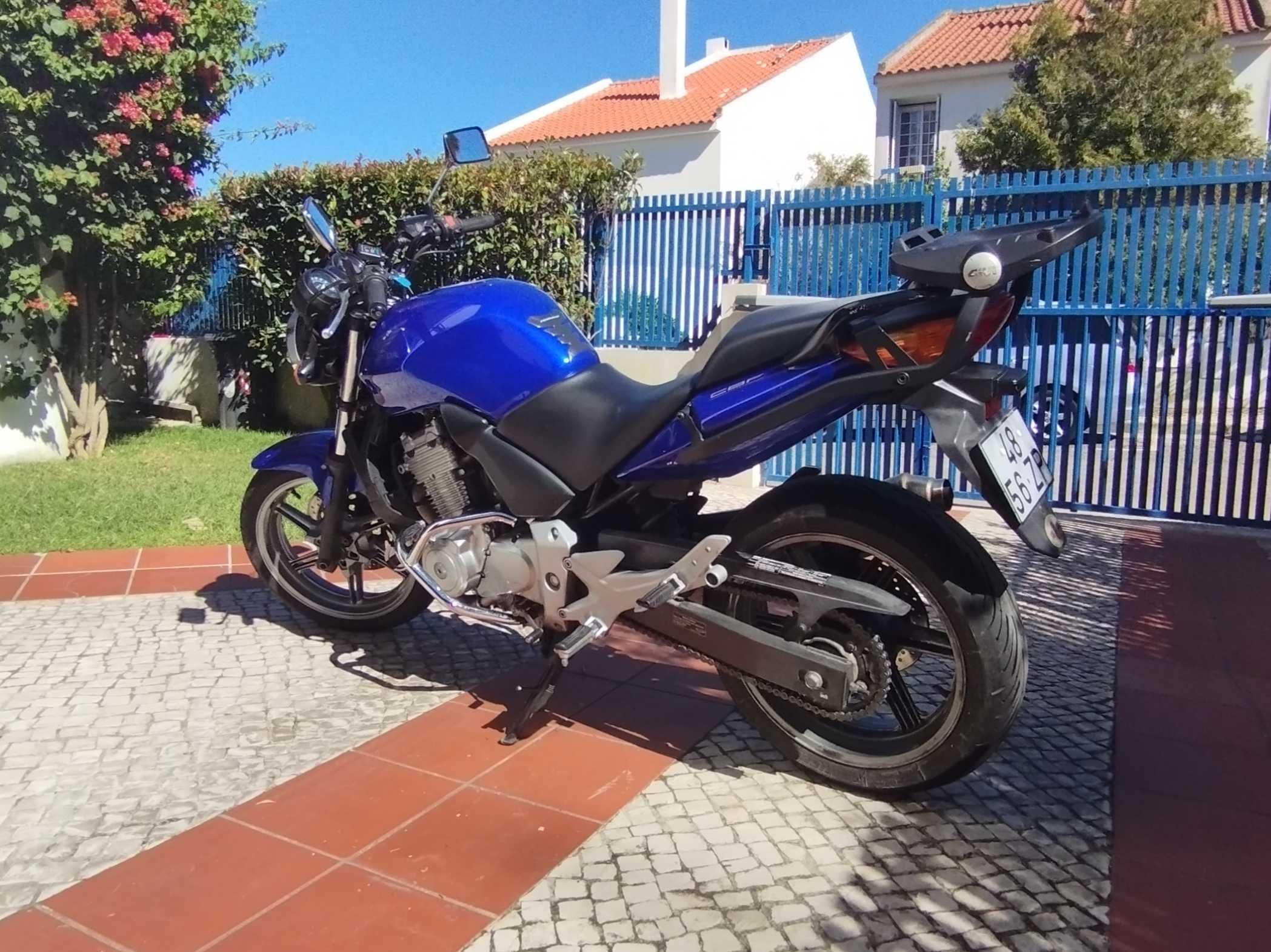 Honda CBF500 de 2005, 80mil km