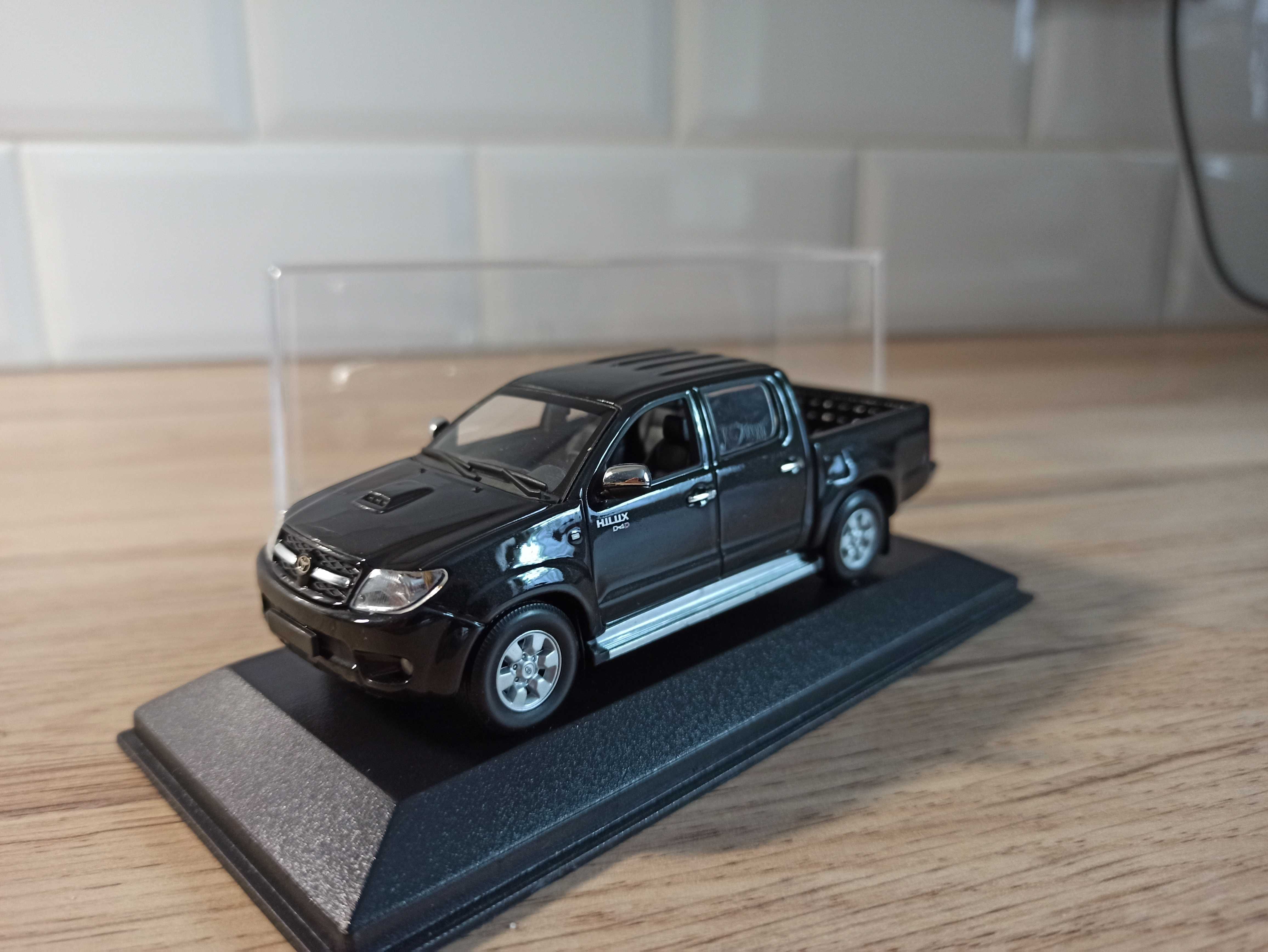 1:43 Minichamps Toyota Hilux