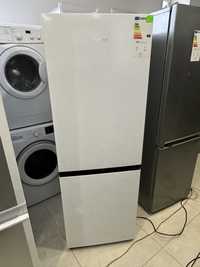 Hisense 2023 рік холодильник