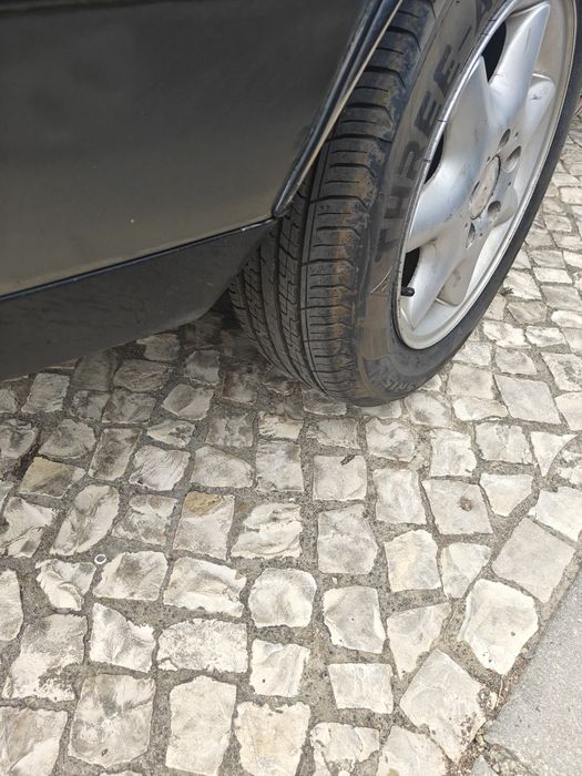 Mercedes B. 190D