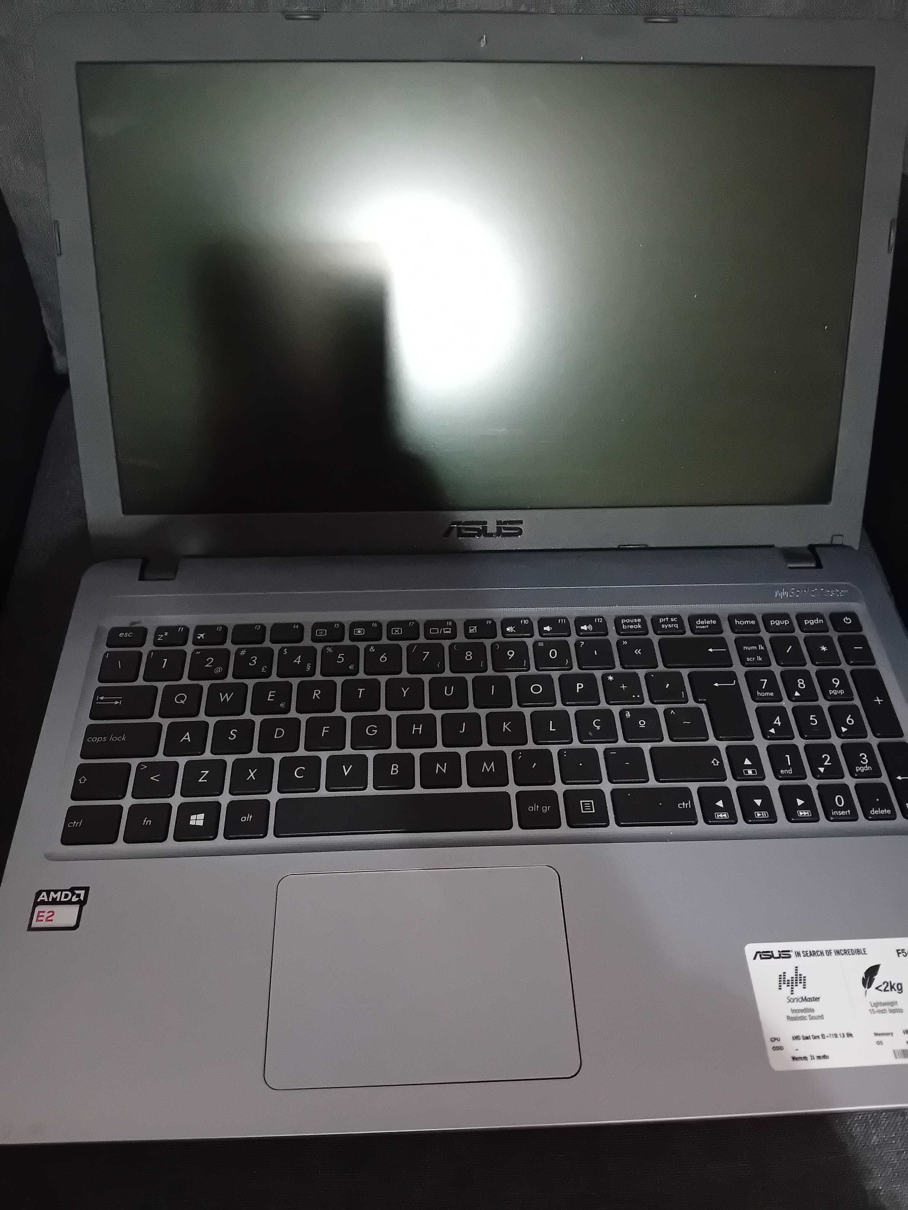 Computador portátil como novo