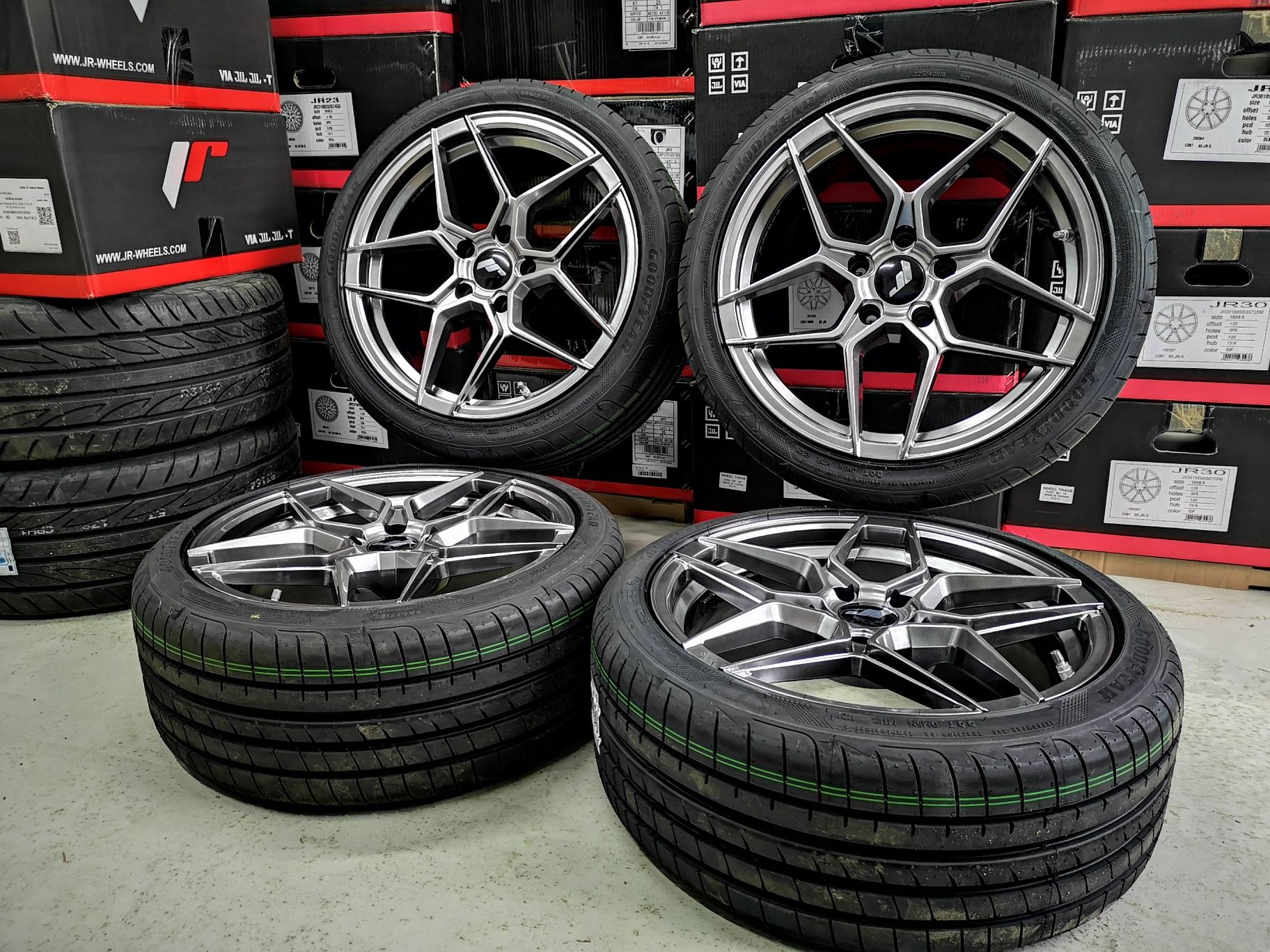 Felgi Japan Racing JR34 18" 18x8J ET42 5x114 Kia Ceed Proceed GT