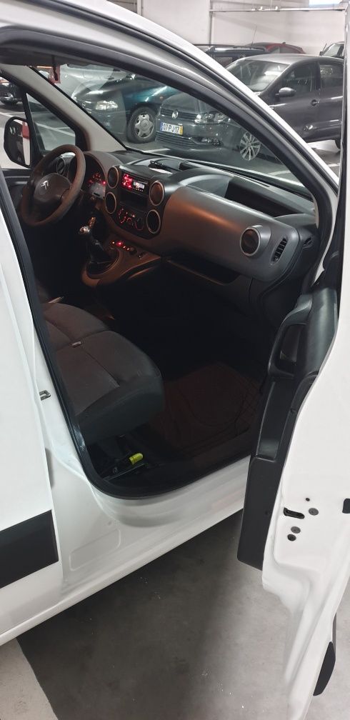 Citroen Berlingo Longa em muito bom estado.