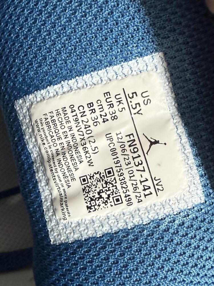 Оригінал Кросівки Nike Air Jordan 1 Low SE GS Industrial Blue сині біл