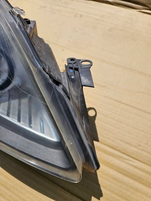 Reflektor Prawy Opel Zafira B Xenon KPL