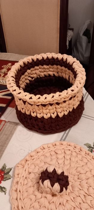 Cestos trapilho  com tampa para castanhas