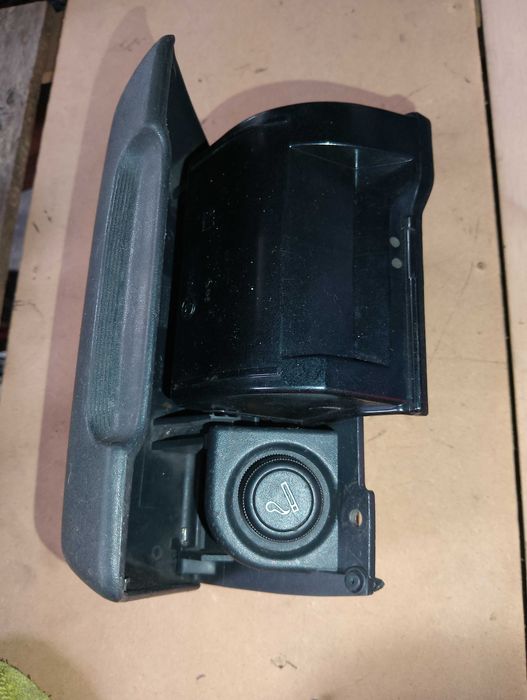 Cinzeiro Opel Corsa B 1.5 td