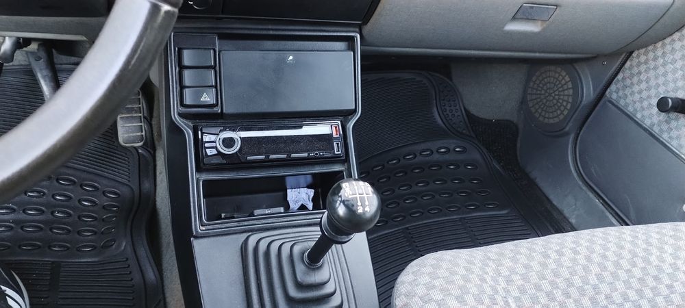 Renault 11 GTL e carro antigo tudo em funcionamento