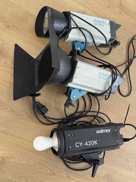 Flash de estudio em bom estado