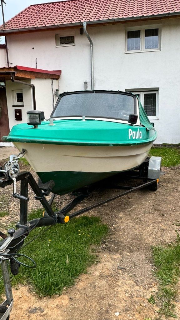 Łódka motorową z silnikiem + przyczepka