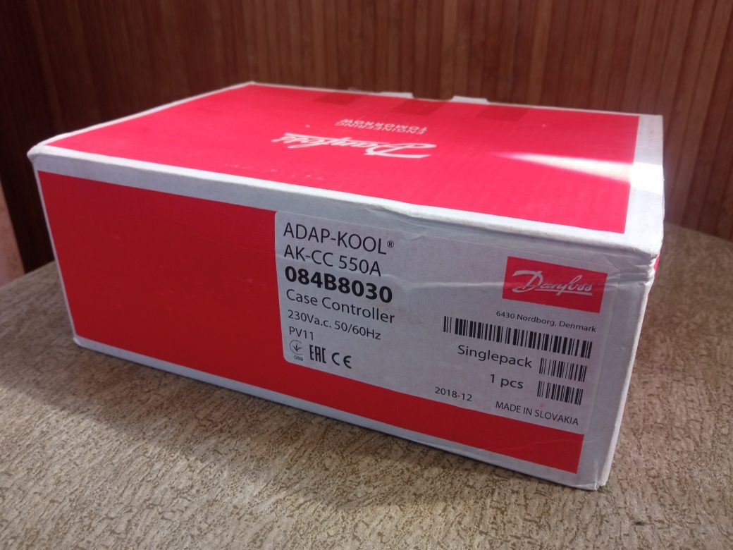 Контроллер Danfoss AK-CC 550 (084B8030)