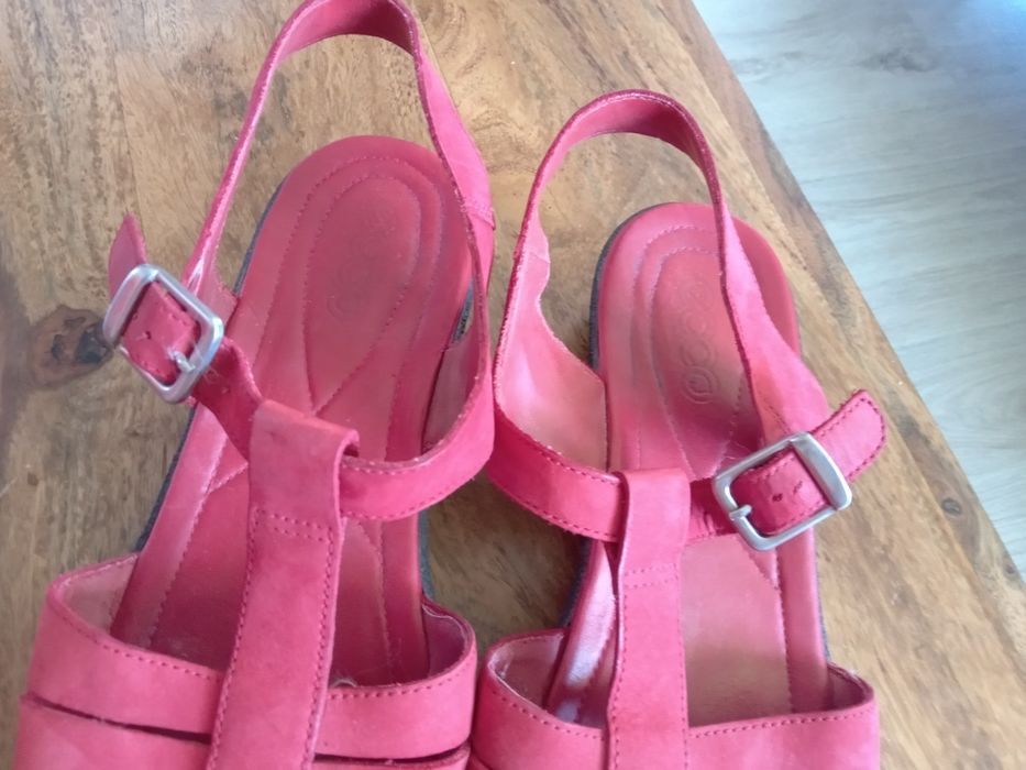 Sandały zabudowane Ecco rozmiar 40