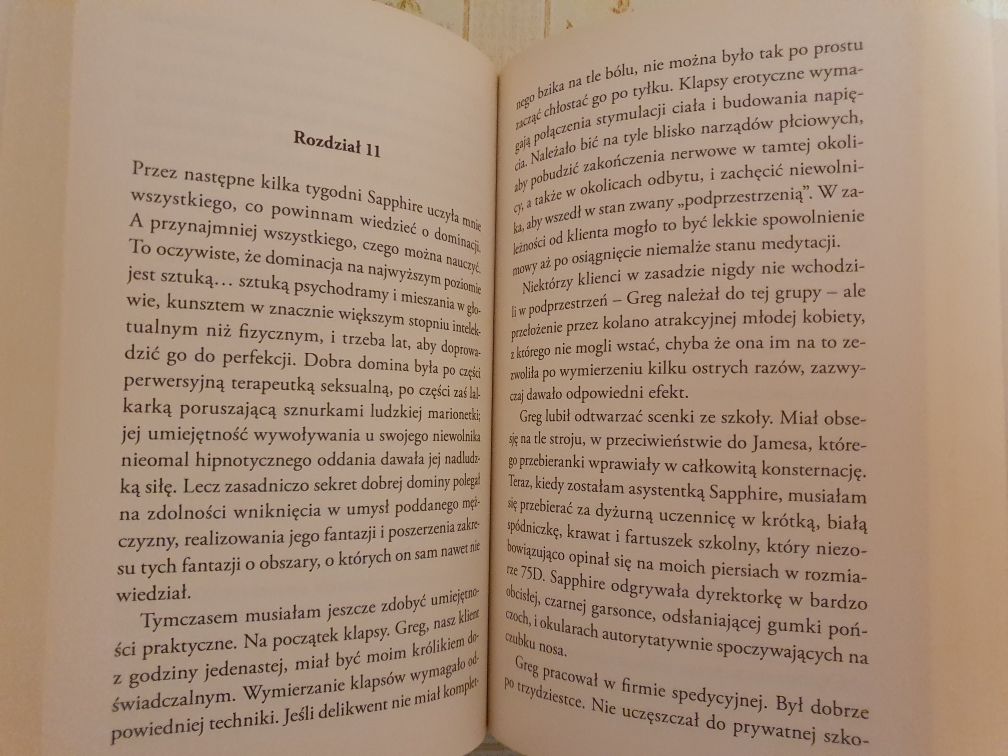 Książka pt." Przywiązana" st.bardzo dobry!