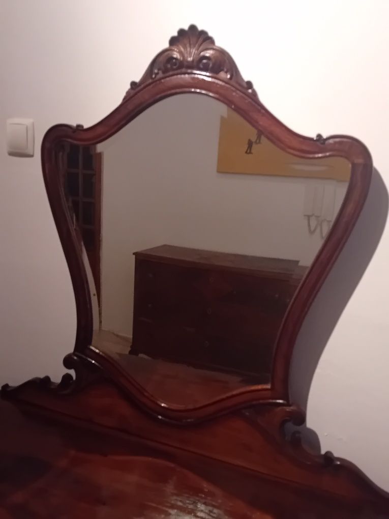 Toucador Antigo muito bem estimado
