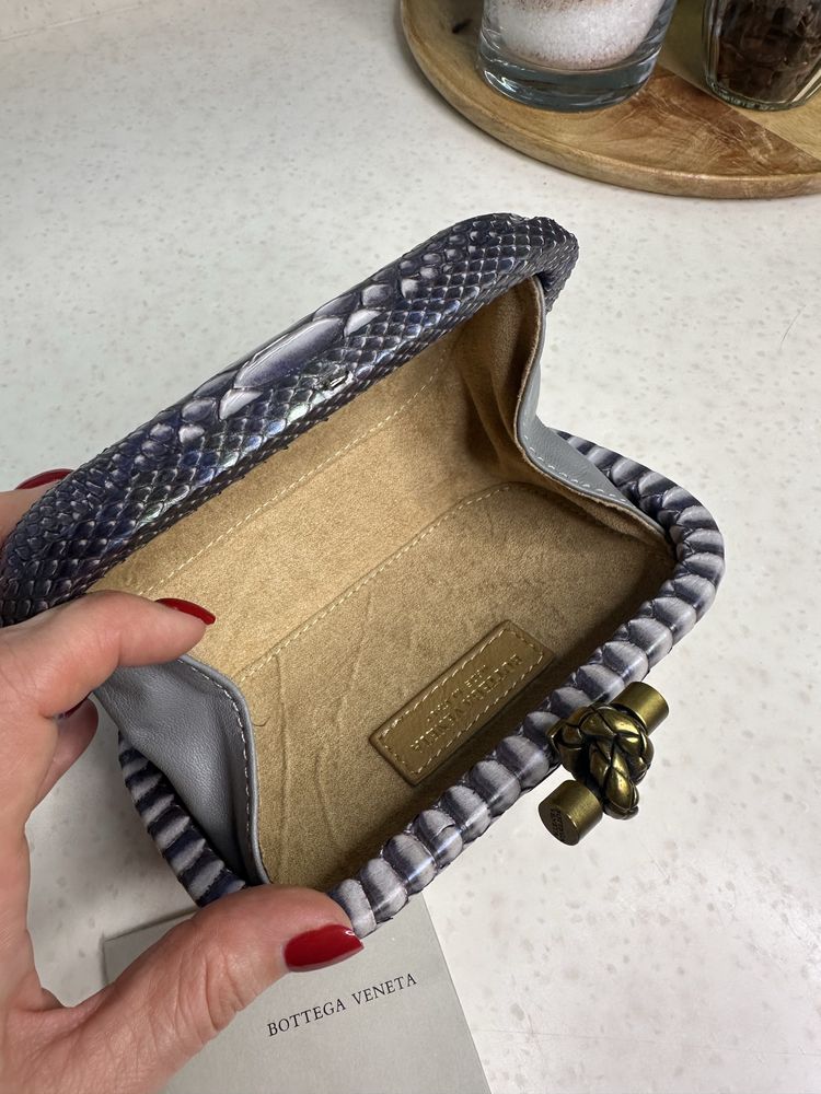 Клатч bottega veneta чехол в наличии.