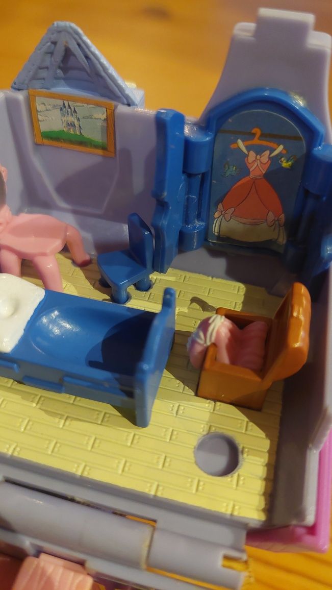 Polly Pocket Cinderella Stepmother's House - 1995 with two original do