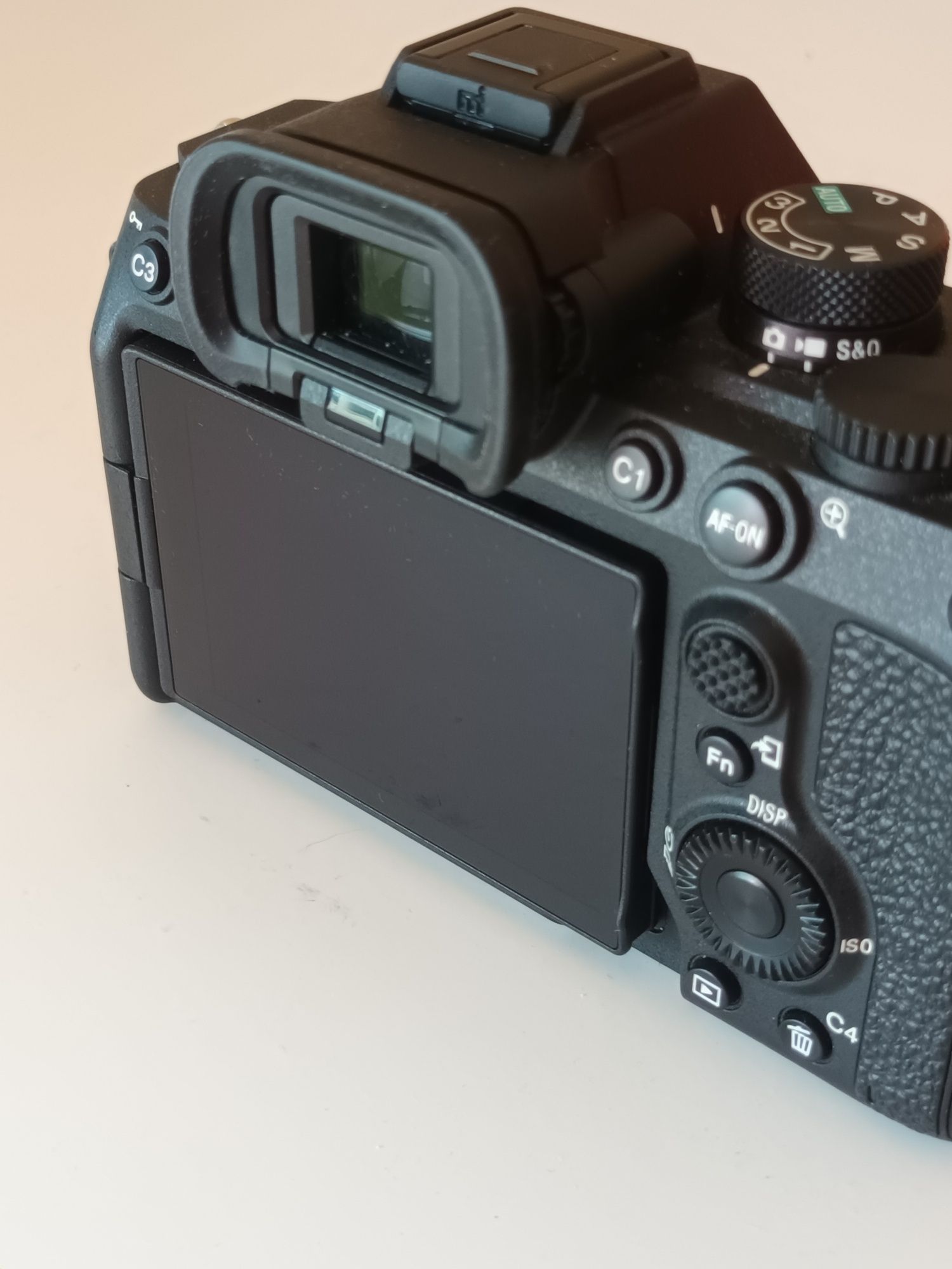 Sony A7 IV 90mil disparos full frame