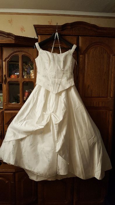 Piękna sukienka ślubna rozm 44