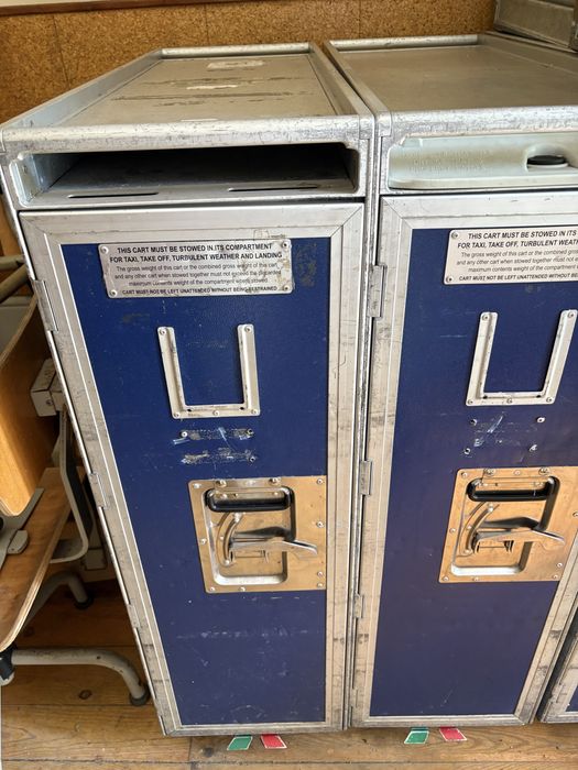 Trolley avião carrinho snacks bebidas