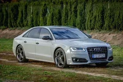 Audi S8 Sprzedam bardzo zadbane i bogato wyposażone auto