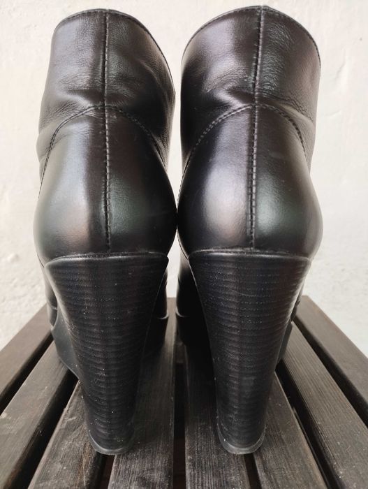 Продам ботинки  на платформі 39р в гарному стані на флісі