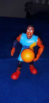 Kolekcjonerska zabawka z mcdonalds koszykasz z piłką