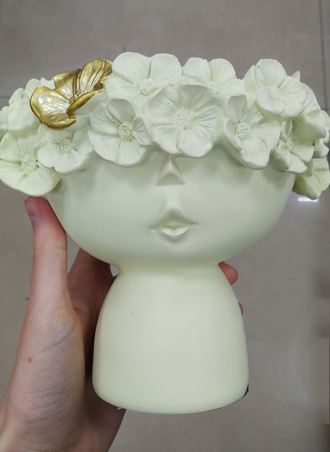 Ваза -кашпо декоративная голова с цветами, девочка