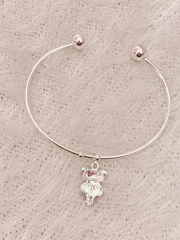 Pulseira / Escrava Prateada com Mocho Coruja em Cor de Rosa