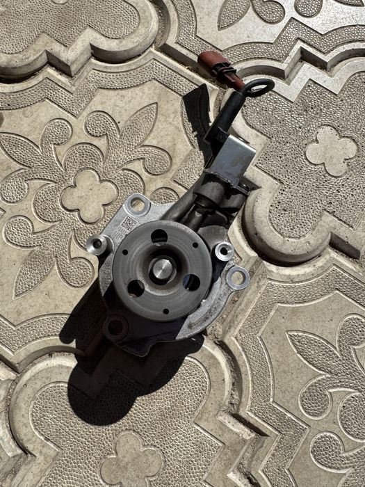 Помпа, насос VW 010157801KT