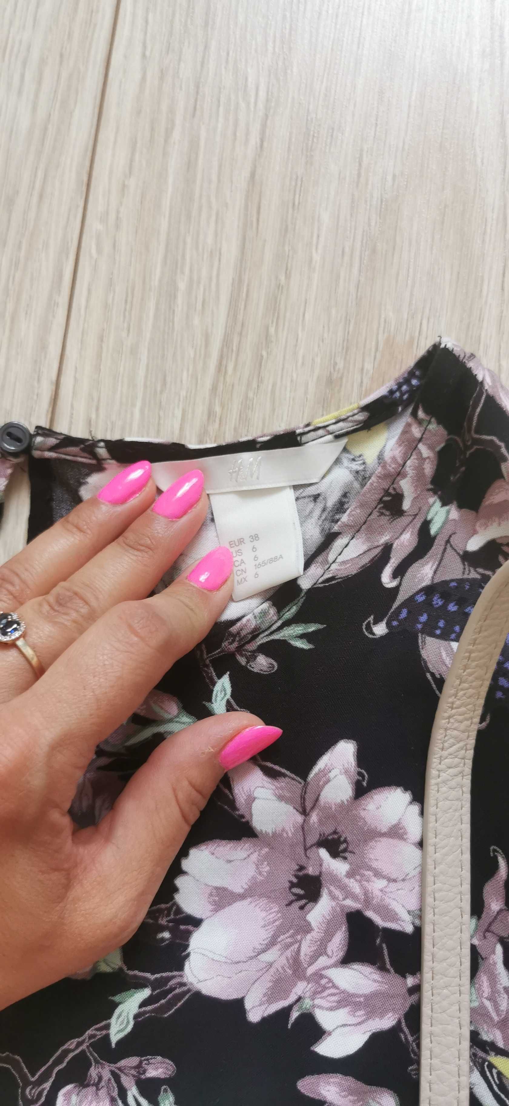 Czarna stylowa sukienka w kwiaty, H&M z ciekawymi rękawami, rozmiar 38