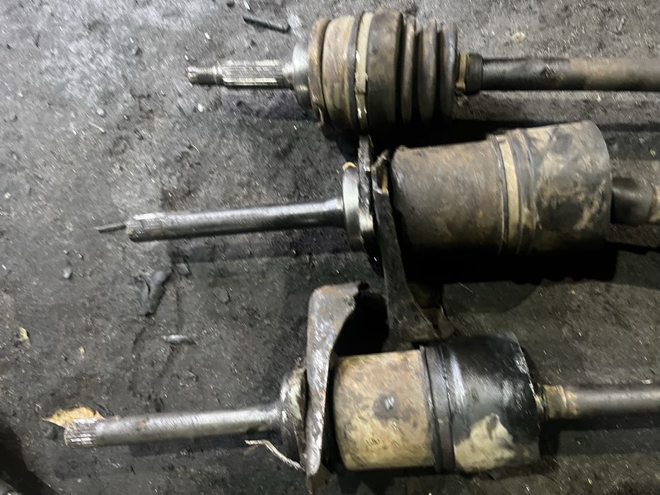 Полуось нива, піввісь ваз нива, привід нива