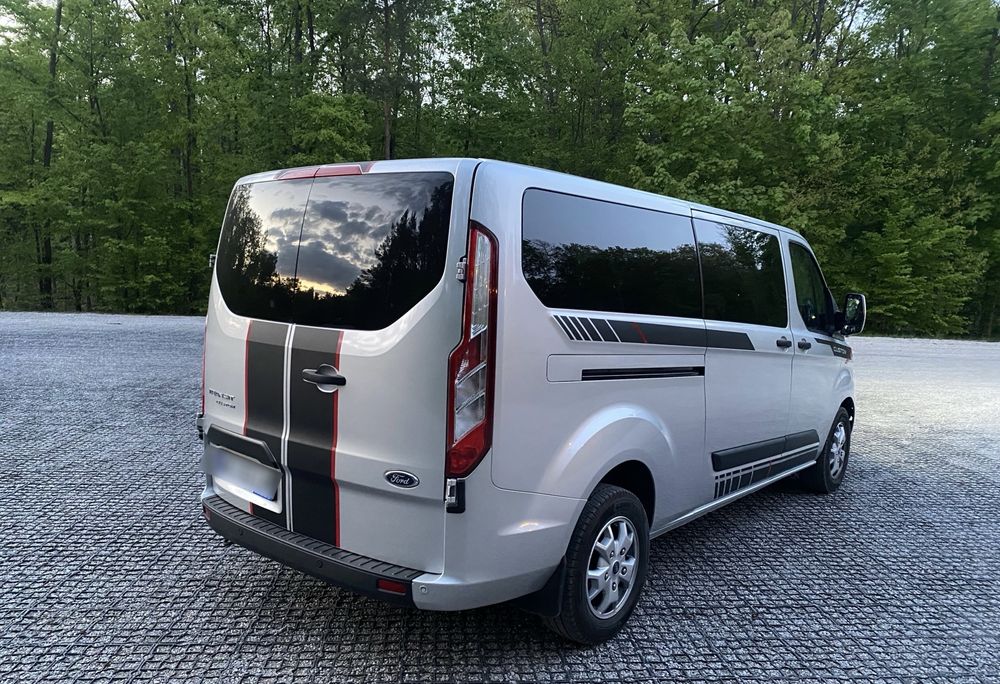 Transport Wynajem busa z kierowcą 9 osobowy Ford Transit Custom 2023