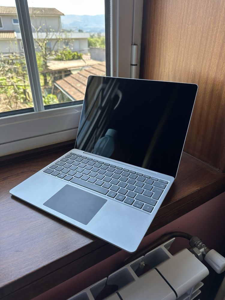 Microsoft Surface Laptop Go 2