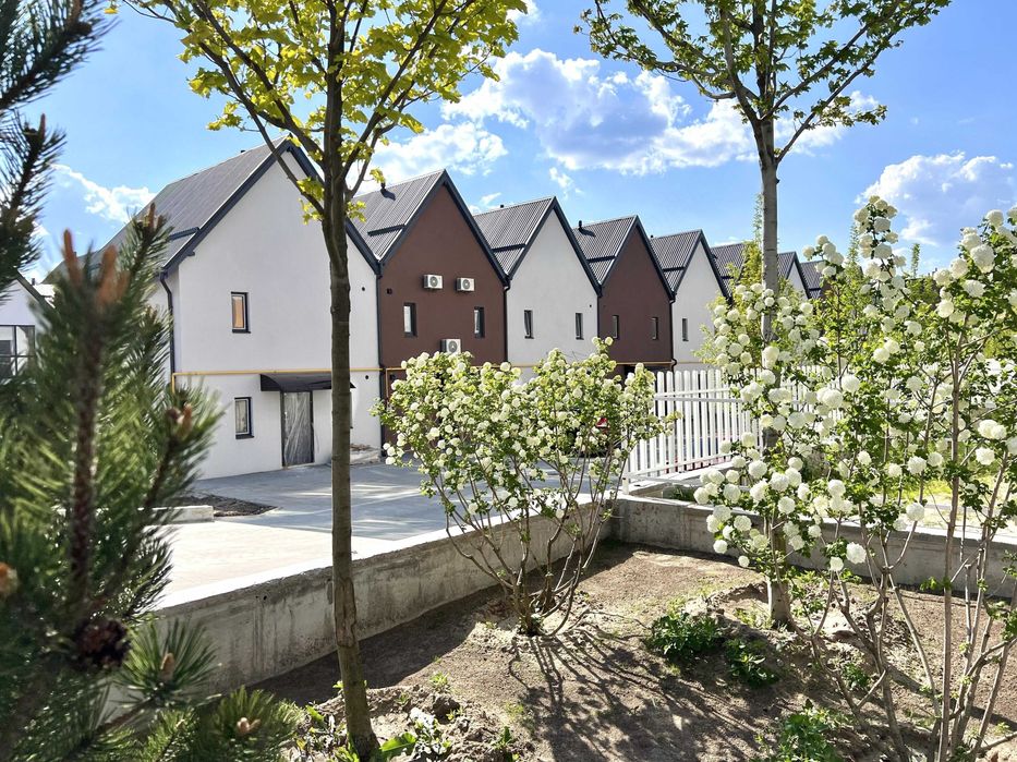 2-поверховий таунхаус 131 м² з власним двориком і паркомісцем